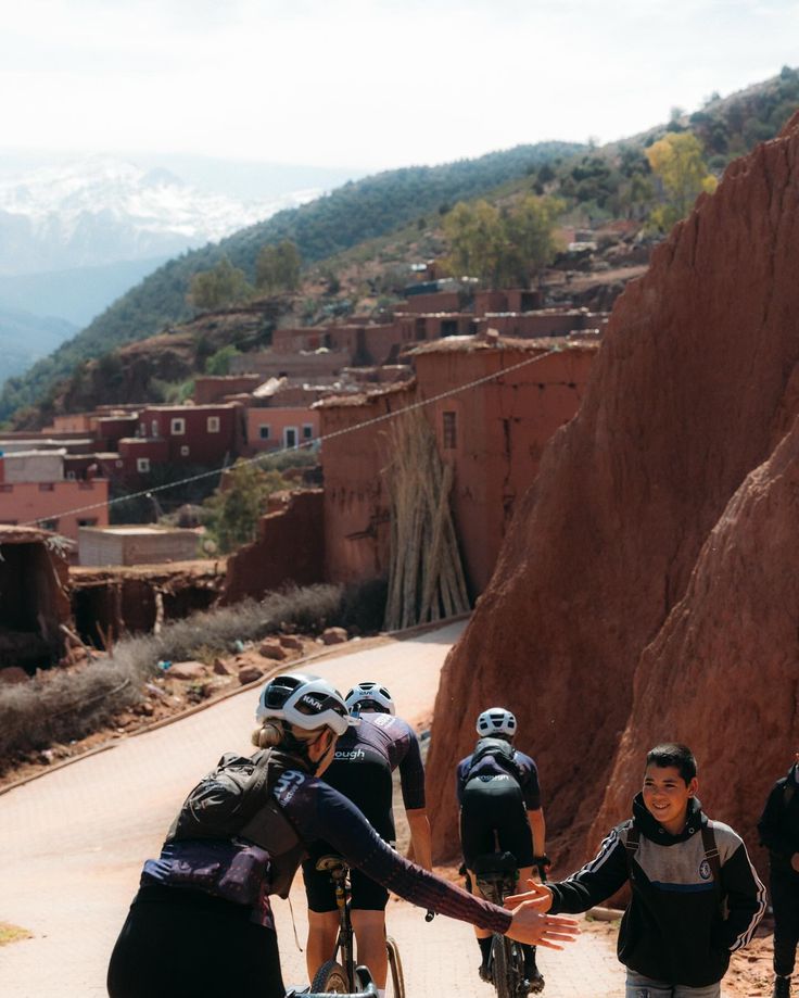Marrakesh to Ouarzazate by bike 🔄 through the eyes of the best @chiara_redaschi (1)